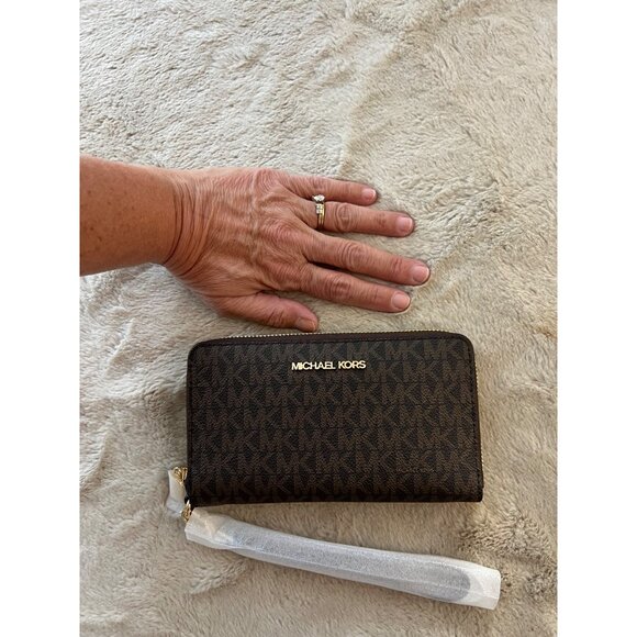 Michael Kors Jet Set Travel Large Brown Flat Phone Case Wallet - Picture 2 of 10